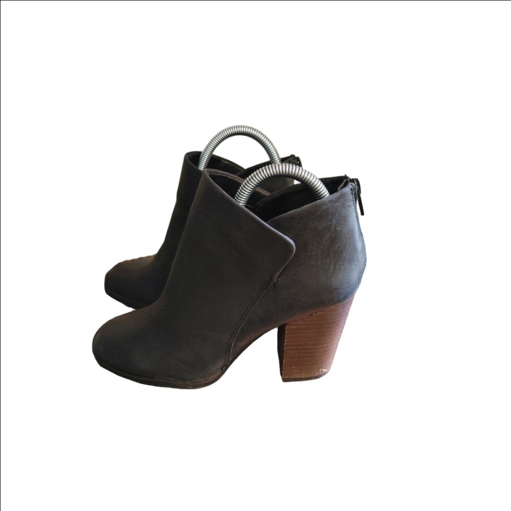 Gianni Bini Expa-Dition Booties Size 8.5